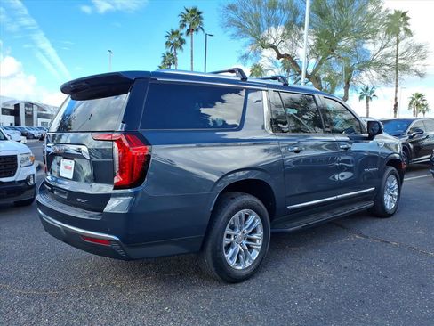 Used 2021 GMC Yukon XL SLT w/ SLT Premium Package image 5