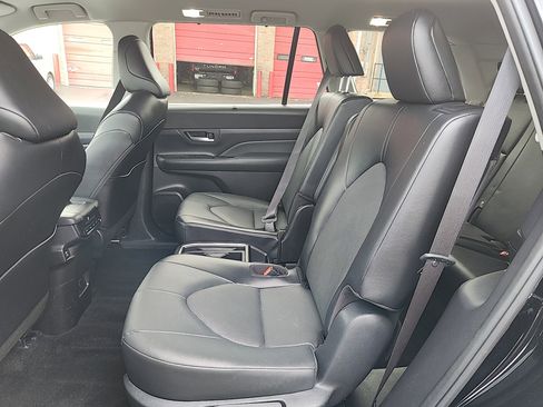 Certified 2025 Toyota Grand Highlander AWD image 27