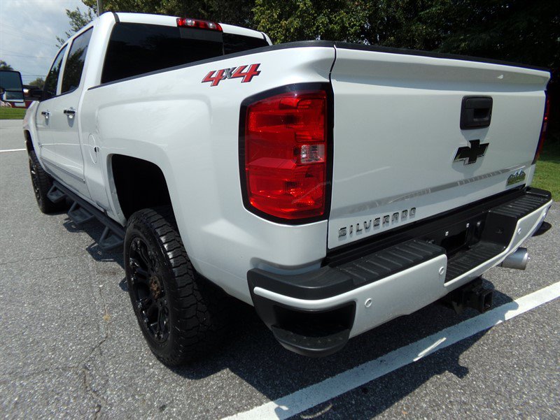 Used 2019 Chevrolet Silverado 2500 High Country w/ Duramax Plus Package AWD/4WD image 8