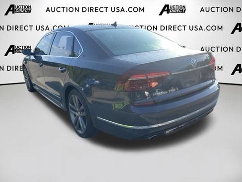 Used 2017 Volkswagen Passat 1.8T R-Line w/ R-Line Lighting Package FWD image 13