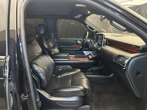 Used 2020 Lincoln Navigator Reserve w/ Equipment Group 208A Reserve AWD/4WD image 15