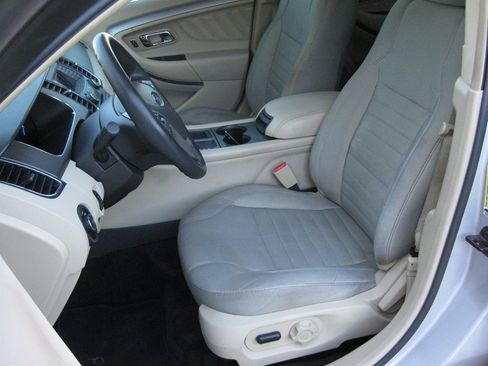 Used 2013 Ford Taurus SE image 12