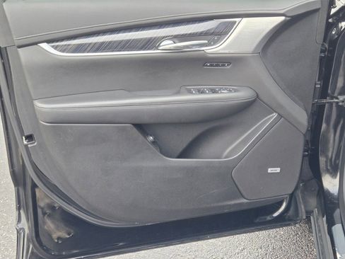 Used 2021 Cadillac XT6 Premium Luxury image 20