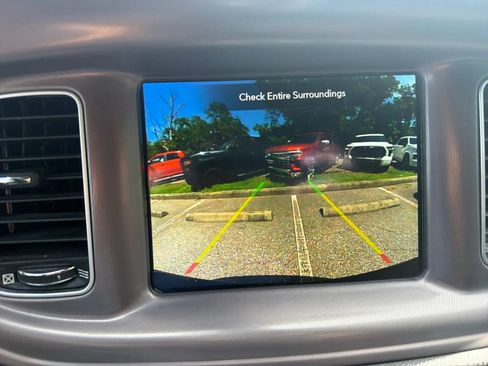 Used 2023 Dodge Charger SXT RWD image 10