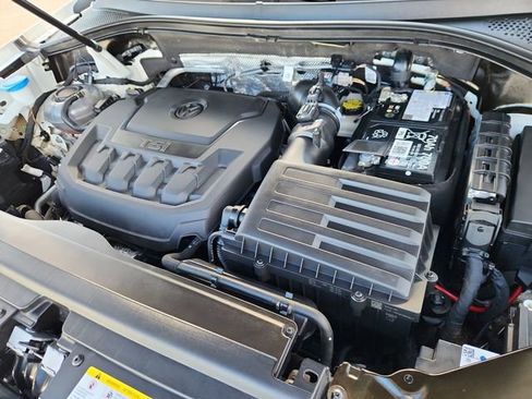 Certified 2024 Volkswagen Tiguan SE R-Line image 16