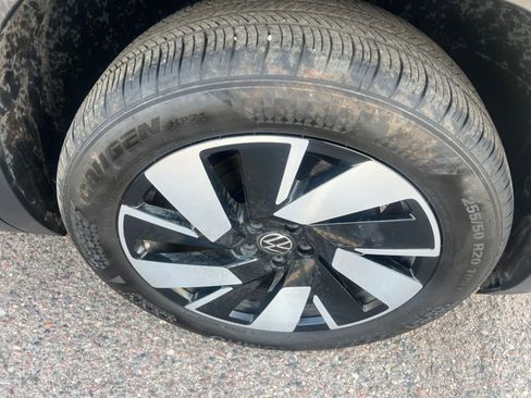 Used 2025 Volkswagen Atlas Cross Sport SE image 31