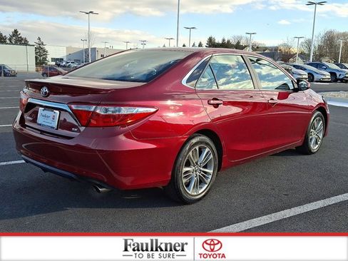 Used 2017 Toyota Camry SE image 6