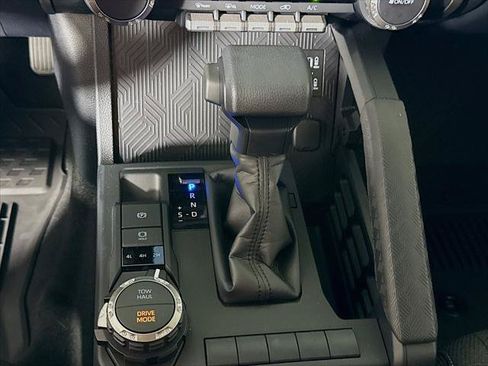 Certified 2026 Toyota 4Runner SR5 AWD/4WD image 17
