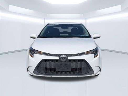 Used 2022 Toyota Corolla LE image 9