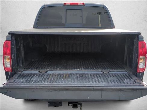 Used 2016 Nissan Frontier SV image 6