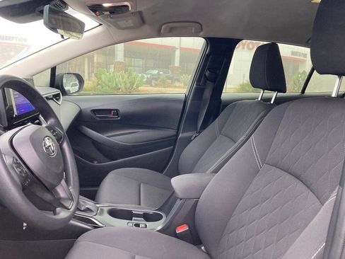 Used 2025 Toyota Corolla LE image 8