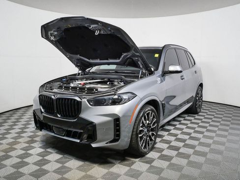 Used 2026 BMW X5 xDrive40i w/ M Sport Package AWD/4WD image 33