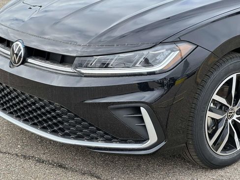 New 2026 Volkswagen Jetta SE FWD image 6