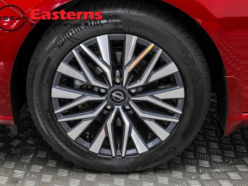 Used 2023 Nissan Altima 2.5 SV w/ SV Premium Package FWD image 30