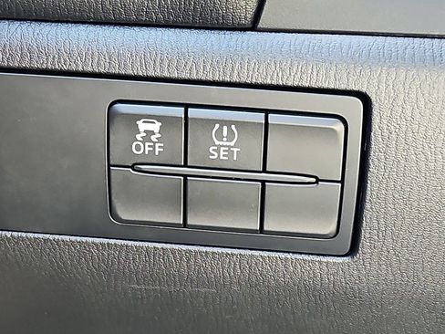 Used 2014 MAZDA MAZDA3 i Sport FWD image 22
