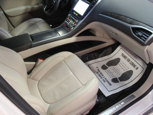 Used 2020 Lincoln MKZ Reserve image 9