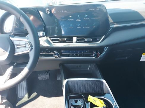 New 2027 Chevrolet Equinox LT FWD image 20
