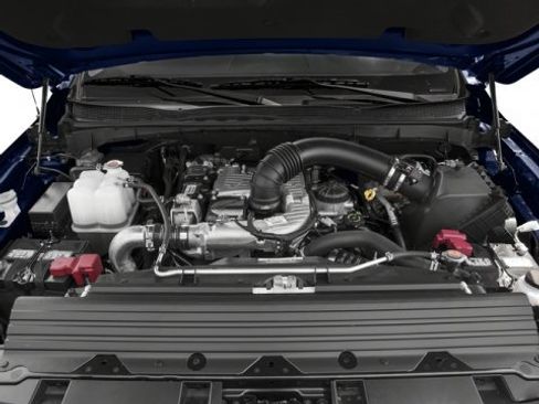 Used 2017 Nissan Titan SV image 16