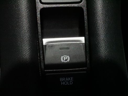 Certified 2023 Honda HR-V LX image 28