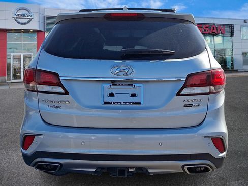 Used 2017 Hyundai Santa Fe Limited w/ Cargo Package image 5