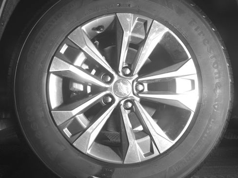 Used 2025 Chevrolet Equinox LT FWD image 12