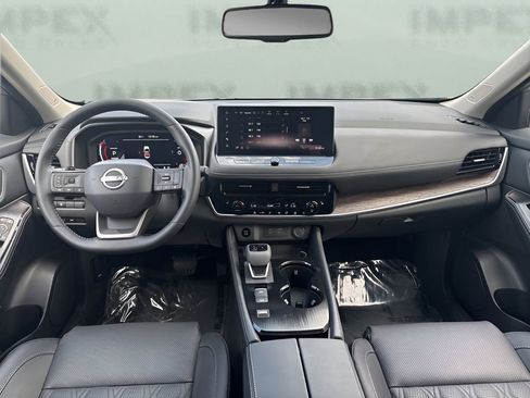 Used 2025 Nissan Rogue Platinum FWD image 13