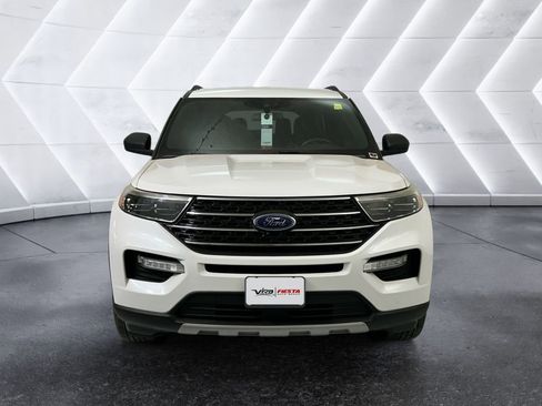 Used 2020 Ford Explorer XLT w/ Equipment Group 202A image 2