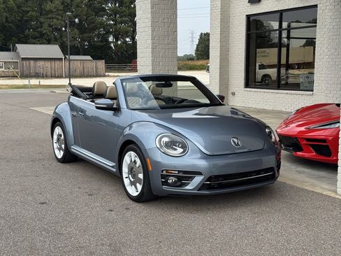 Used 2019 Volkswagen Beetle 2.0T Final Edition SEL image 21