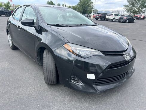 Used 2019 Toyota Corolla LE FWD image 2