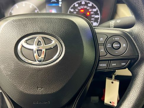 Used 2025 Toyota Corolla LE FWD image 19