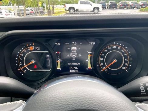 Used 2025 Jeep Wrangler Unlimited Sahara AWD/4WD image 20