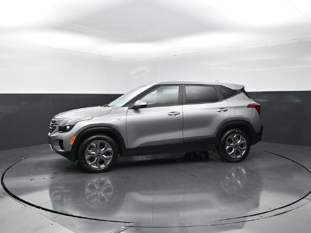 Used 2026 Kia Seltos LX FWD image 3