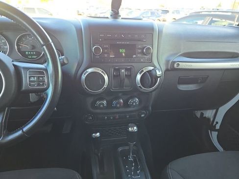 Used 2018 Jeep Wrangler Rubicon w/ Power Convenience Group AWD/4WD image 21