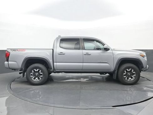 Used 2019 Toyota Tacoma TRD Off-Road AWD/4WD image 2