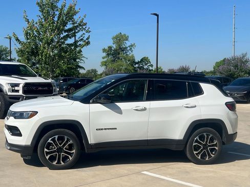 Used 2022 Jeep Compass Limited AWD/4WD image 6