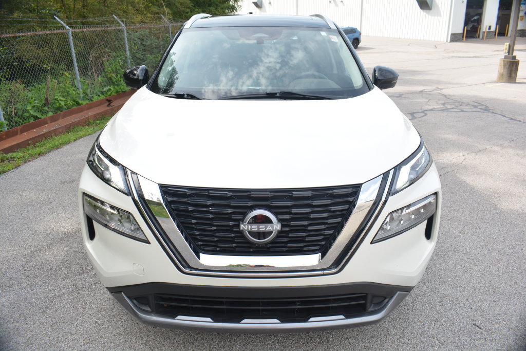 Used 2023 Nissan Rogue SL AWD/4WD image 2