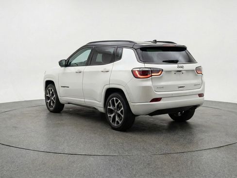 Used 2025 Jeep Compass Limited AWD/4WD image 5
