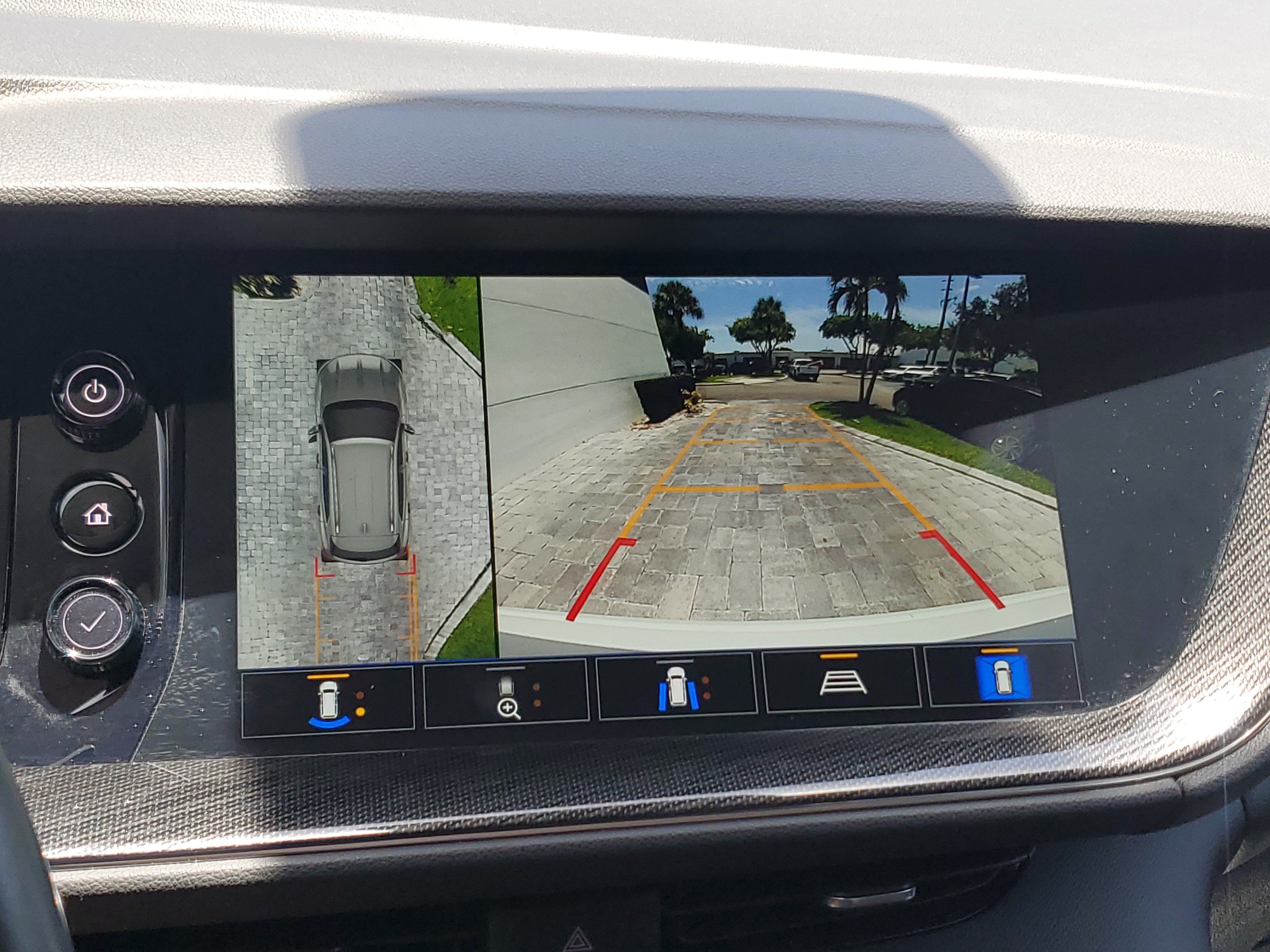 Used 2023 Buick Envision Essence w/ Technology Package I FWD image 30