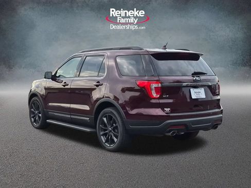 Used 2018 Ford Explorer XLT w/ Equipment Group 202A AWD/4WD image 8