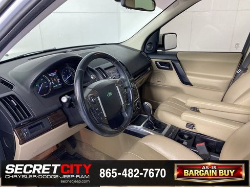 Used 2014 Land Rover LR2 image 10