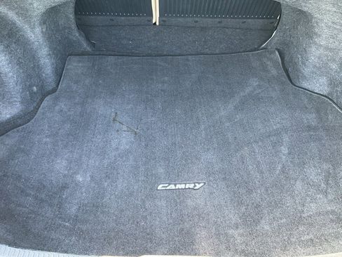 Used 2016 Toyota Camry LE image 14