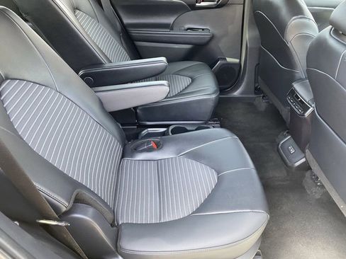 Certified 2025 Toyota Highlander XSE AWD/4WD image 19