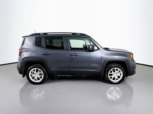 Used 2022 Jeep Renegade Latitude image 8