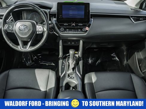 Used 2023 Toyota Corolla Cross XLE w/ Convenience Package image 23