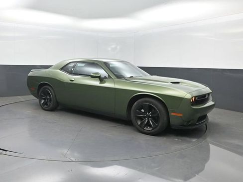 Used 2023 Dodge Challenger SXT RWD image 29