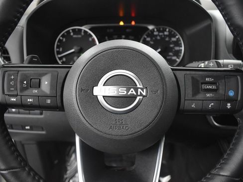 Used 2023 Nissan Rogue SL w/ SL Premium Package image 30