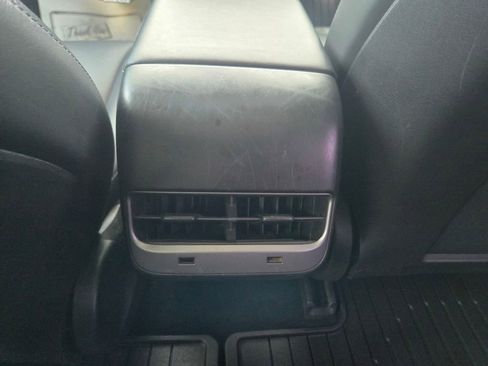 Used 2018 Tesla Model 3 Long Range image 10