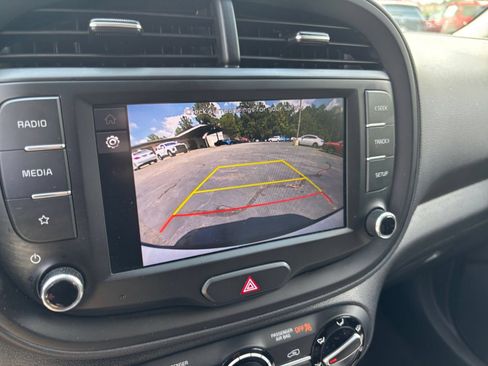 Used 2025 Kia Soul LX w/ LX Technology Package FWD image 20