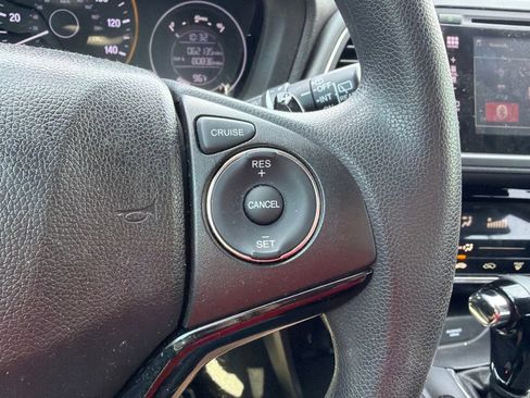 Used 2018 Honda HR-V EX image 22