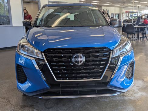 Used 2024 Nissan Kicks S FWD image 4